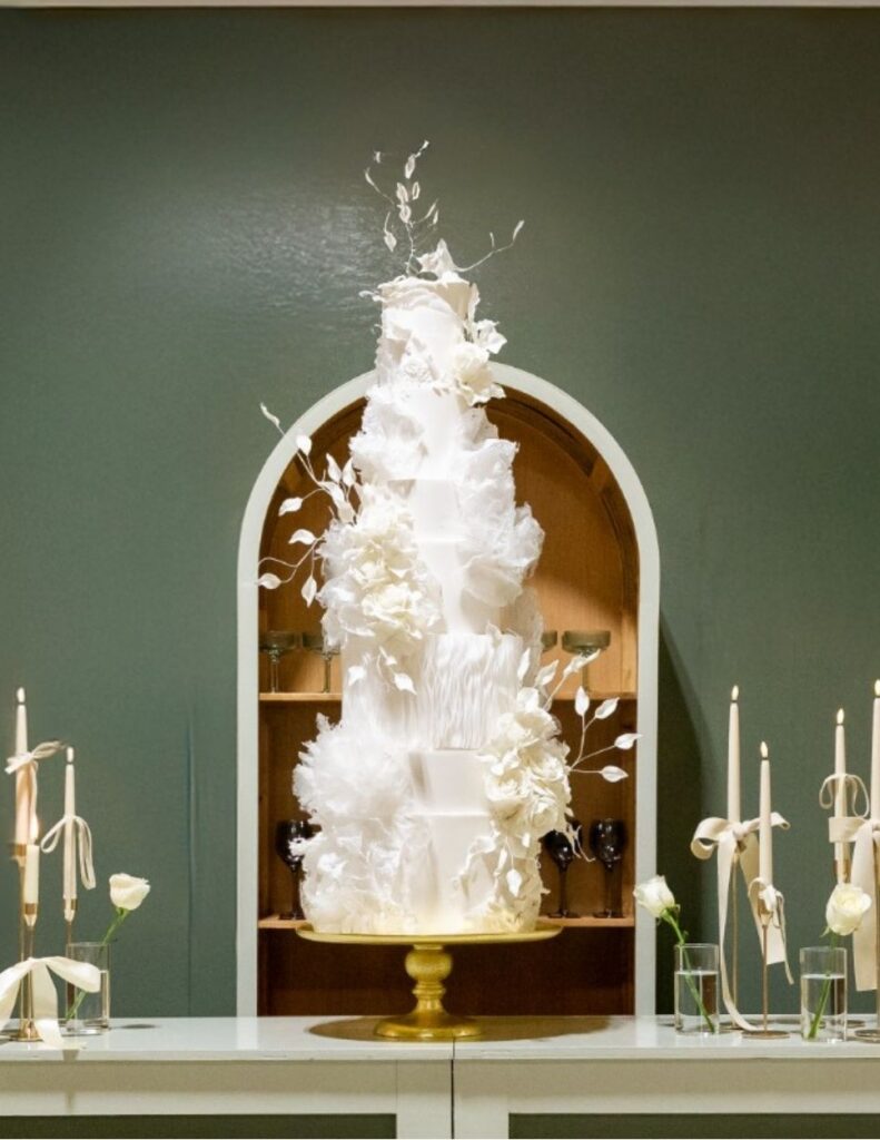 Luxury wedding Cake by Dflavorcc