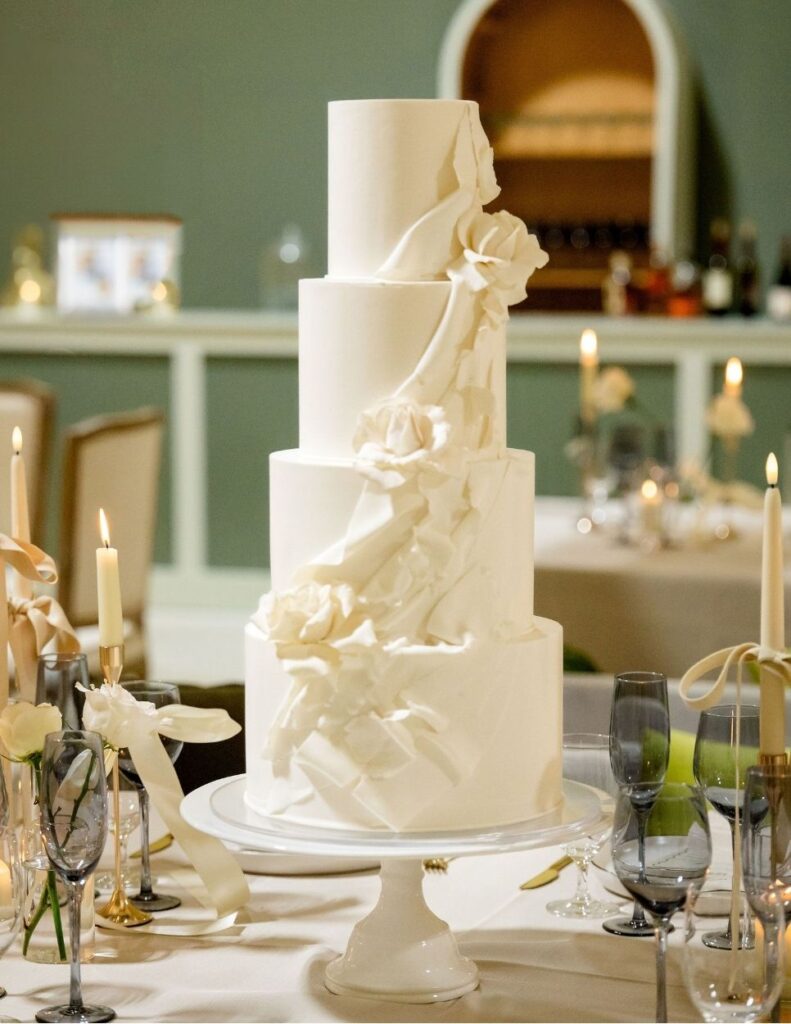 Luxury wedding Cake by Dflavorcc