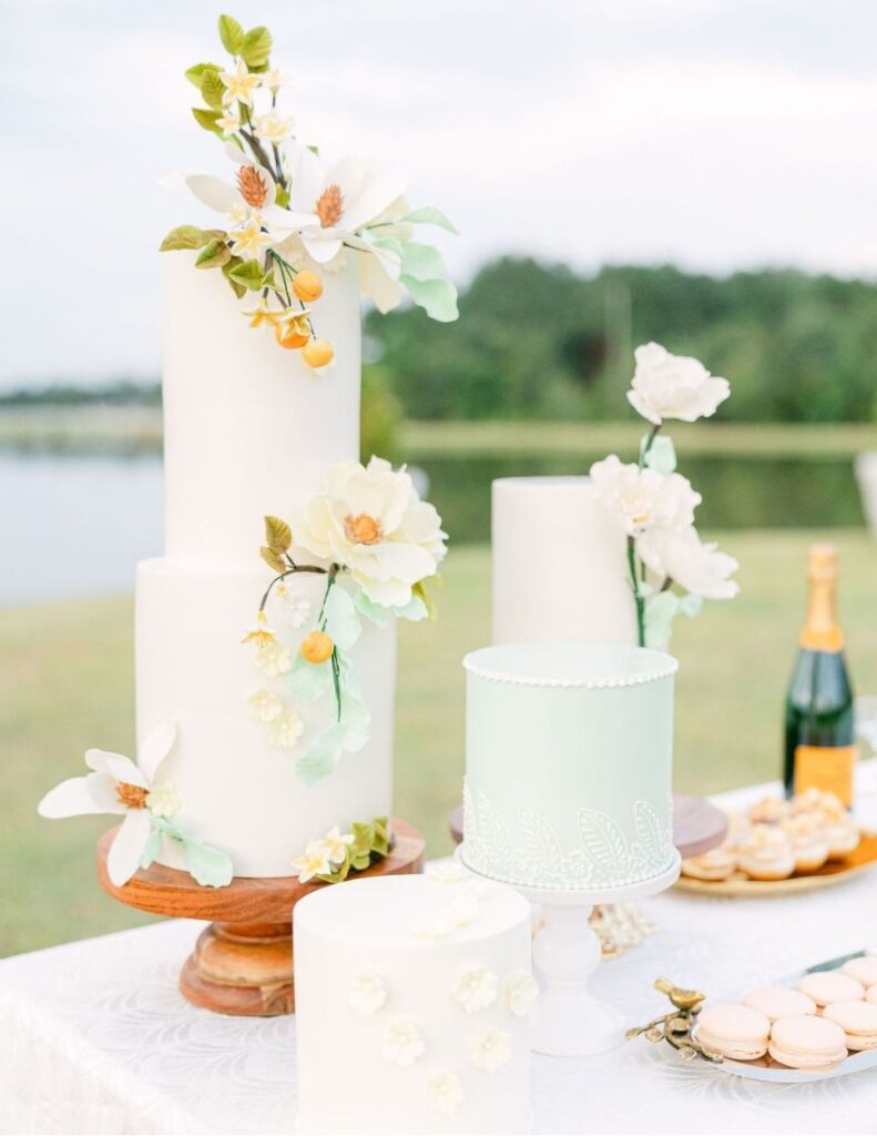 Luxury wedding Cake by Dflavorcc