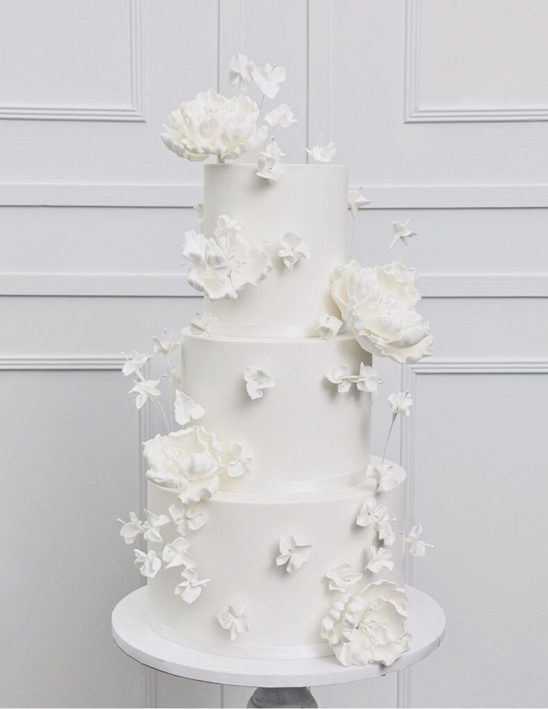 Luxury wedding Cake by Dflavorcc