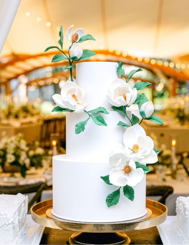 Luxury wedding Cake by Dflavorcc