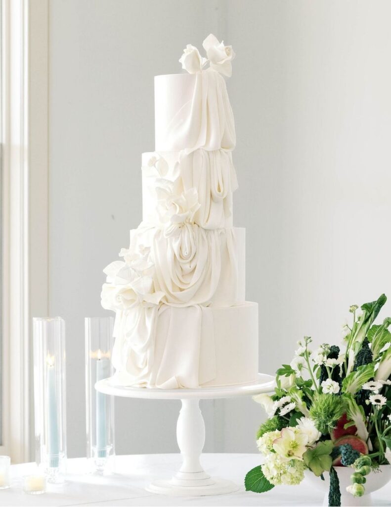 Luxury wedding Cake by Dflavorcc