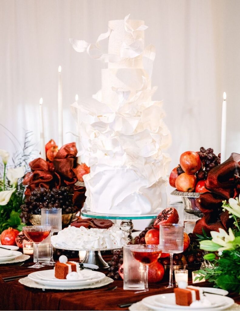 Luxury wedding Cake by Dflavorcc