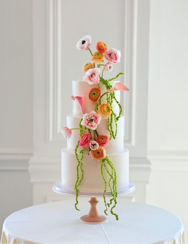 Luxury wedding Cake by Dflavorcc