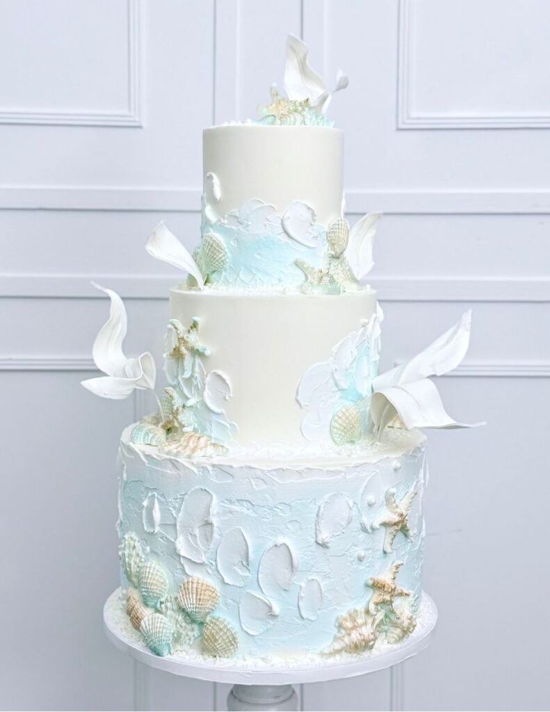 Luxury wedding Cake by Dflavorcc
