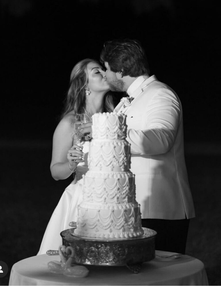 Luxury Lambeth Style wedding cake at Kirt Mansion in Bluffton SC